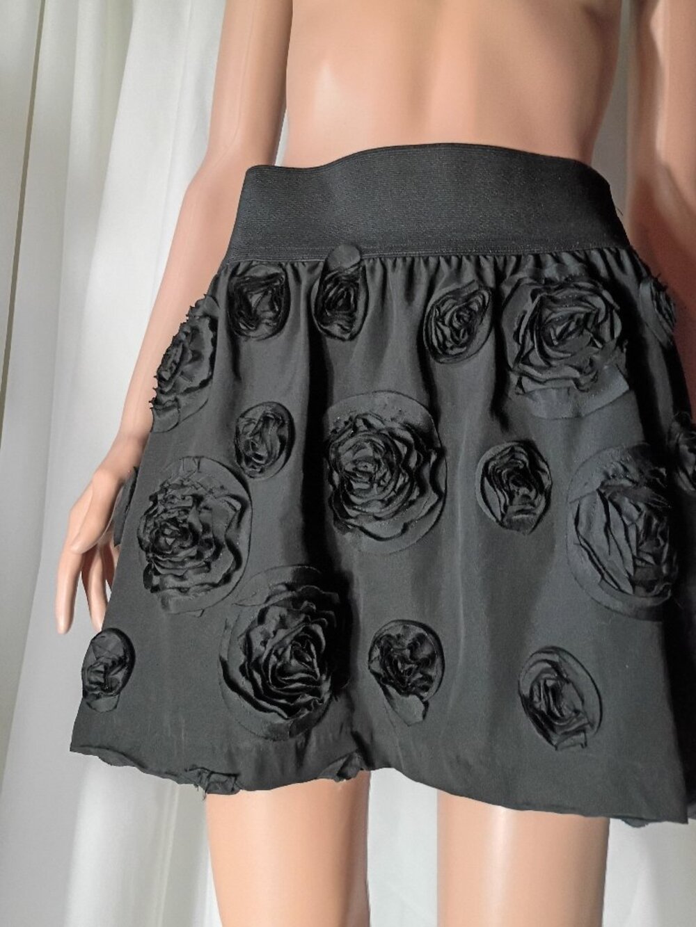 Stooshy black rosette flower skirt size L